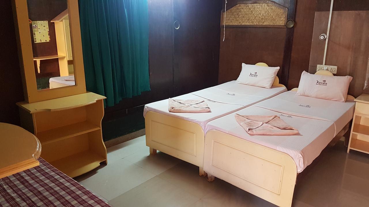 Kerala Bamboo House Hotel Varkala Exterior photo